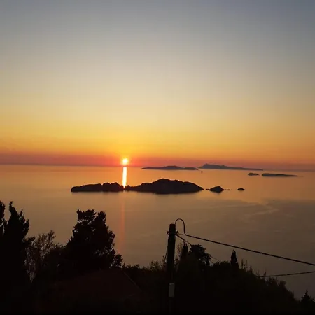 Christine Esc Loft Apartment *